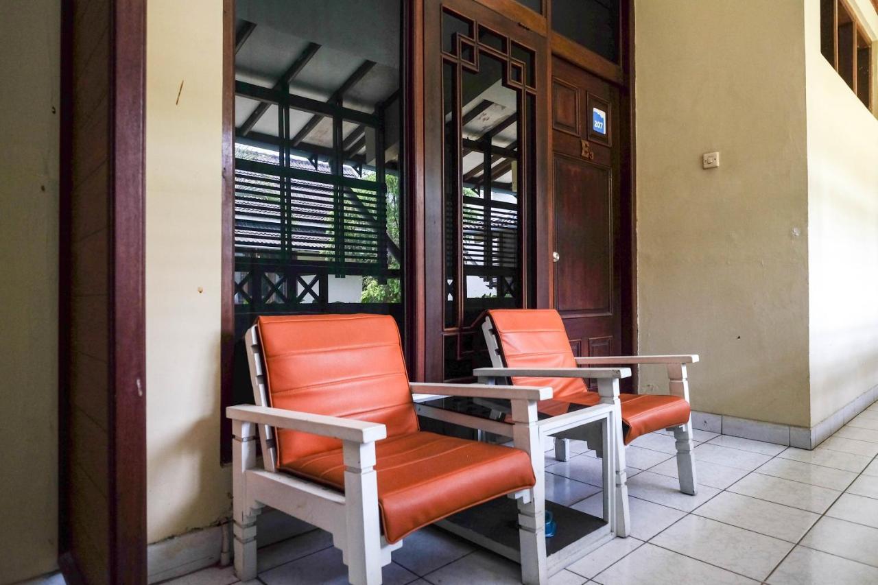 Urbanview Hotel Syariah Wisnugraha By Reddoorz Yogyakarta Esterno foto