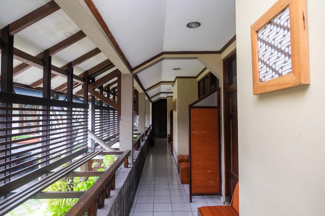 Urbanview Hotel Syariah Wisnugraha By Reddoorz Yogyakarta Esterno foto