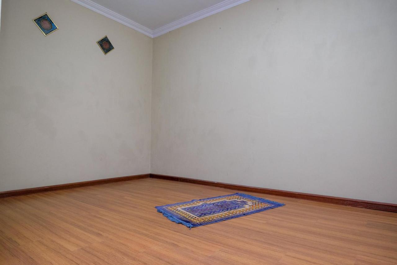 Urbanview Hotel Syariah Wisnugraha By Reddoorz Yogyakarta Esterno foto