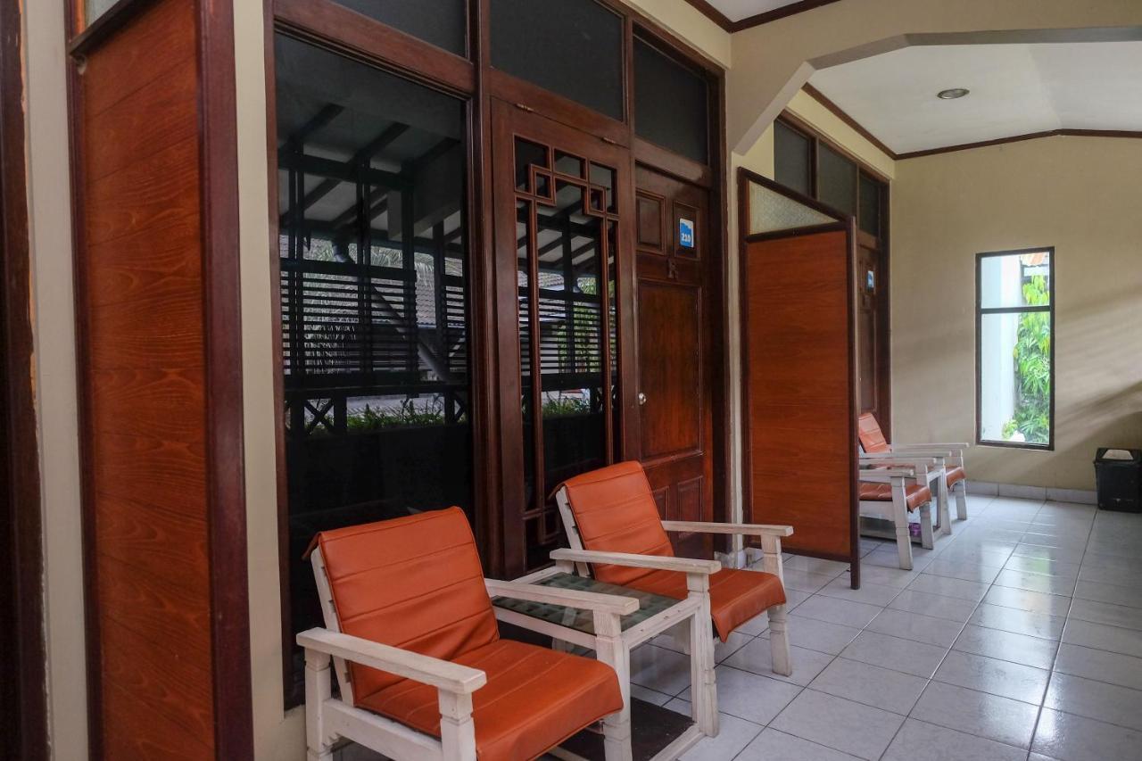 Urbanview Hotel Syariah Wisnugraha By Reddoorz Yogyakarta Esterno foto