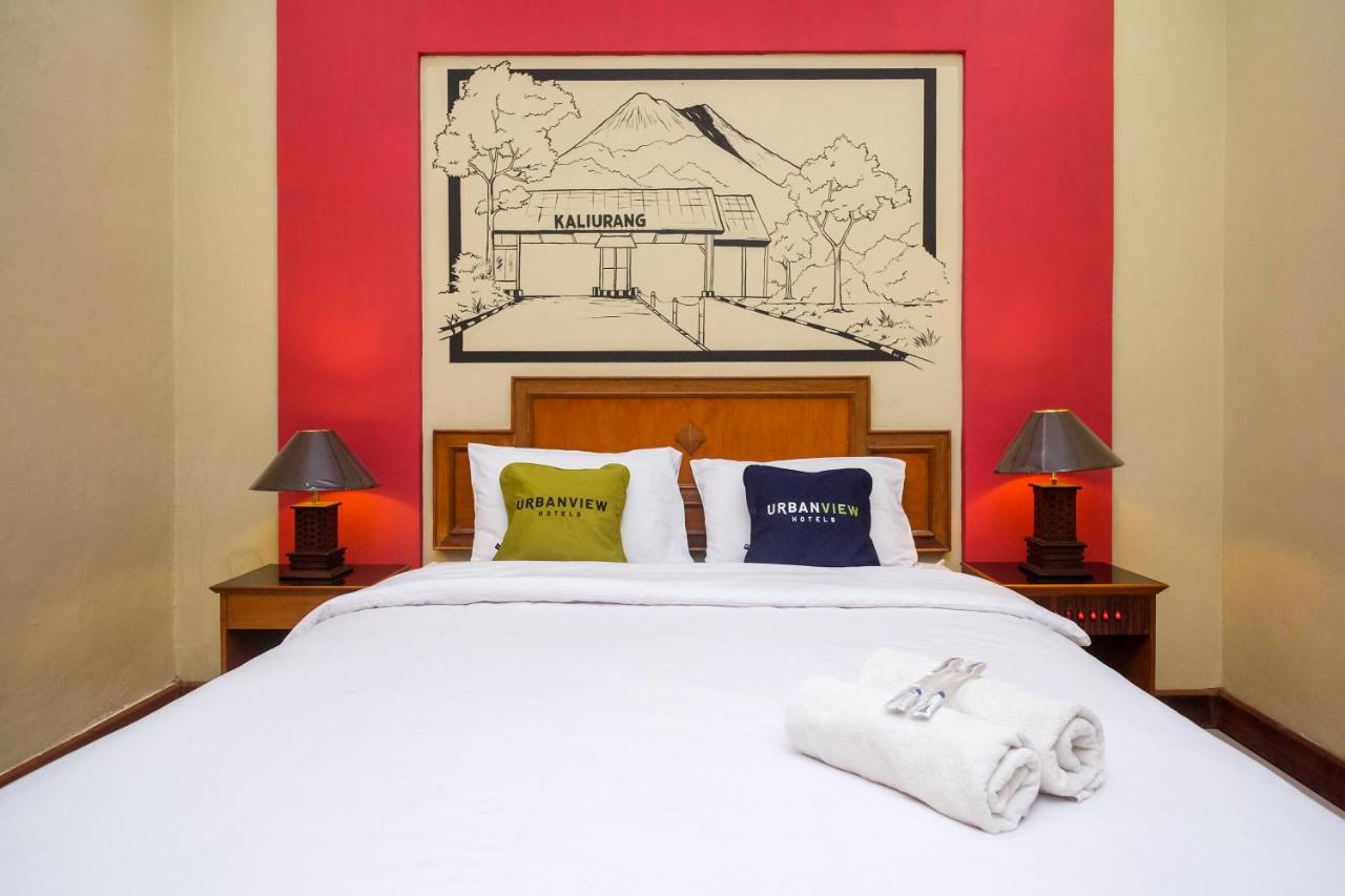 Urbanview Hotel Syariah Wisnugraha By Reddoorz Yogyakarta Esterno foto